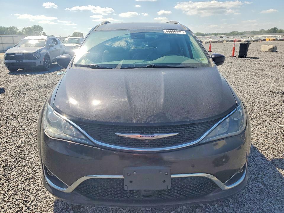 Photo 5 from auction – 2019 CHRYSLER PACIFICA with VIN 2C4RC1BG7KR655330