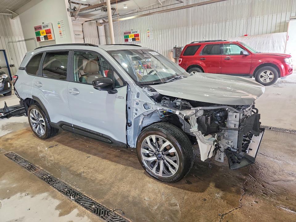 Photo 4 from auction – 2025 SUBARU FORESTER with VIN JF2SLSTD8SH415177