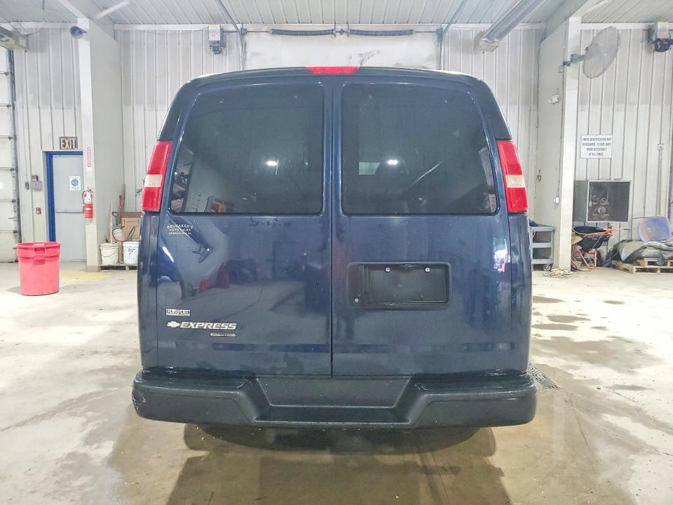 Photo 6 from auction – 2011 CHEVROLET EXPRESS G3500 with VIN 1GAZGZFG3B1159922