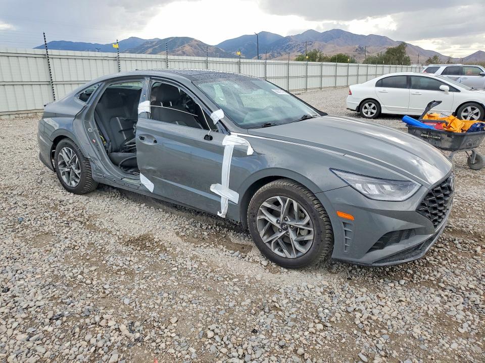 Photo 4 from auction – 2021 HYUNDAI SONATA with VIN 5NPEF4JA4MH063937