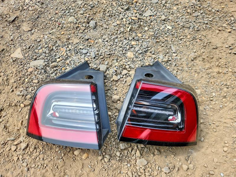 Photo 12 from auction – 2022 TESLA MODEL 3 with VIN 5YJ3E1EA4NF298843
