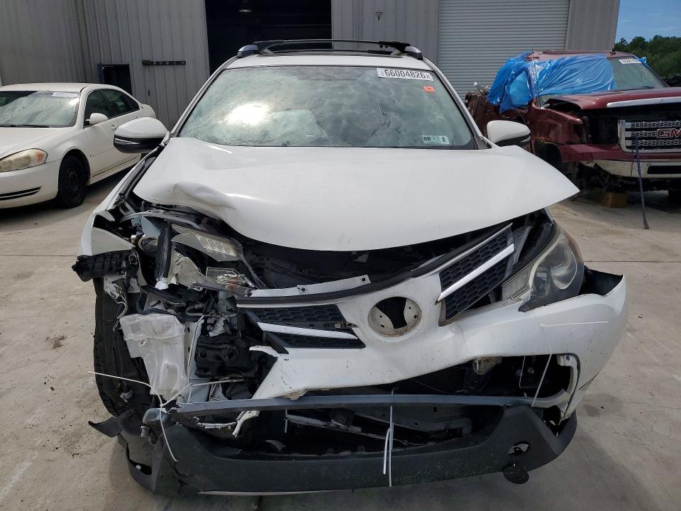 Photo 5 from auction – 2015 TOYOTA RAV4 with VIN JTMRFREV8FD157601