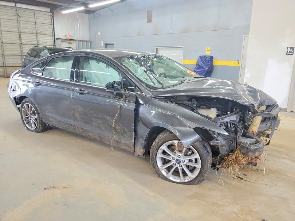 Photo 4 from auction – 2019 FORD FUSION with VIN 3FA6P0HD1KR159647