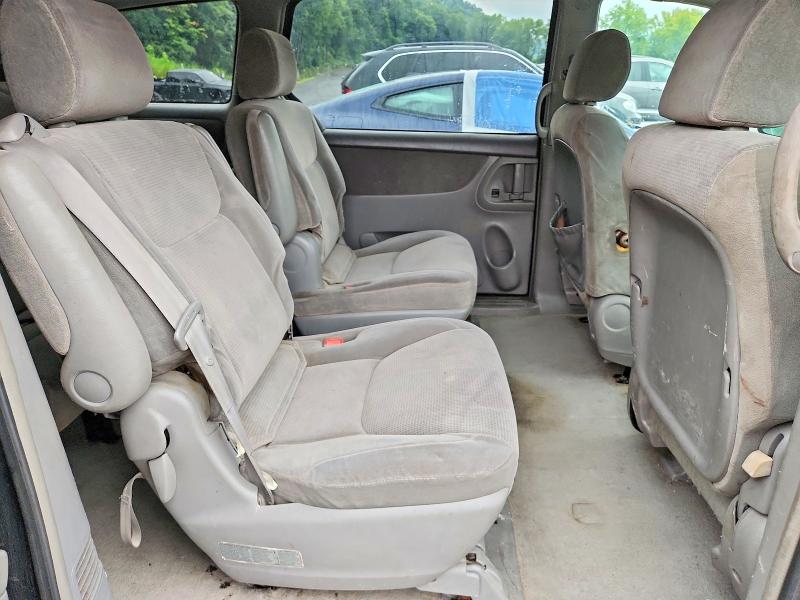 Photo 10 from auction – 2004 TOYOTA SIENNA with VIN 5TDZA23C44S033947