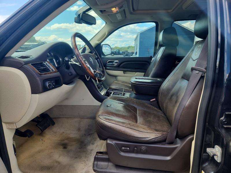 Photo 7 from auction – 2010 CADILLAC ESCALADE with VIN 1GYUKDEF4AR157957