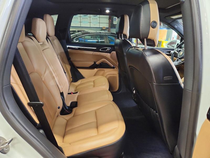 Photo 11 from auction – 2018 PORSCHE CAYENNE with VIN WP1AA2A28JKA06145