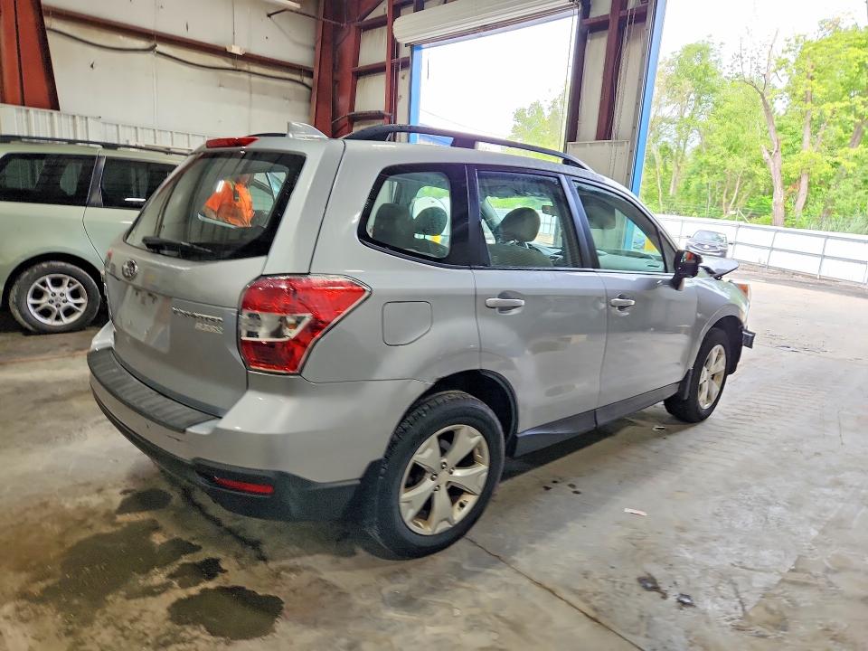 Photo 3 from auction – 2016 SUBARU FORESTER with VIN JF2SJABC8GH467182
