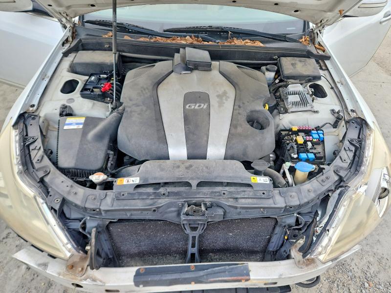 Photo 11 from auction – 2012 HYUNDAI GENESIS with VIN KMHGC4DD4CU167089