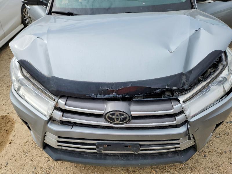 Photo 12 from auction – 2018 TOYOTA HIGHLANDER with VIN 5TDBZRFH9JS834346