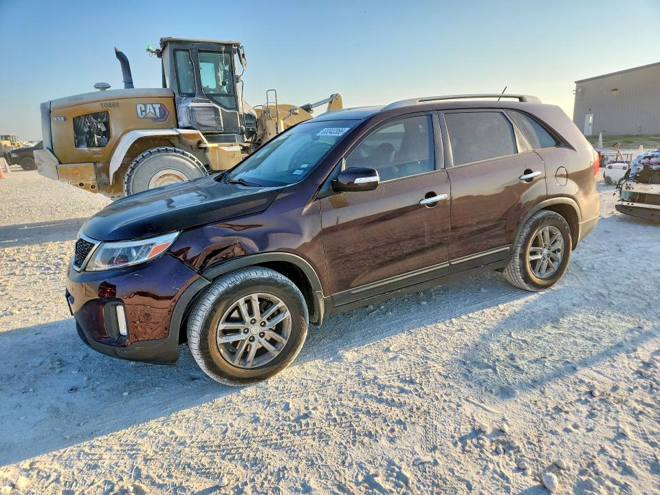 KIA SORENTO 2015 with VIN 5XYKT3A67FG580063 - Photo from auction