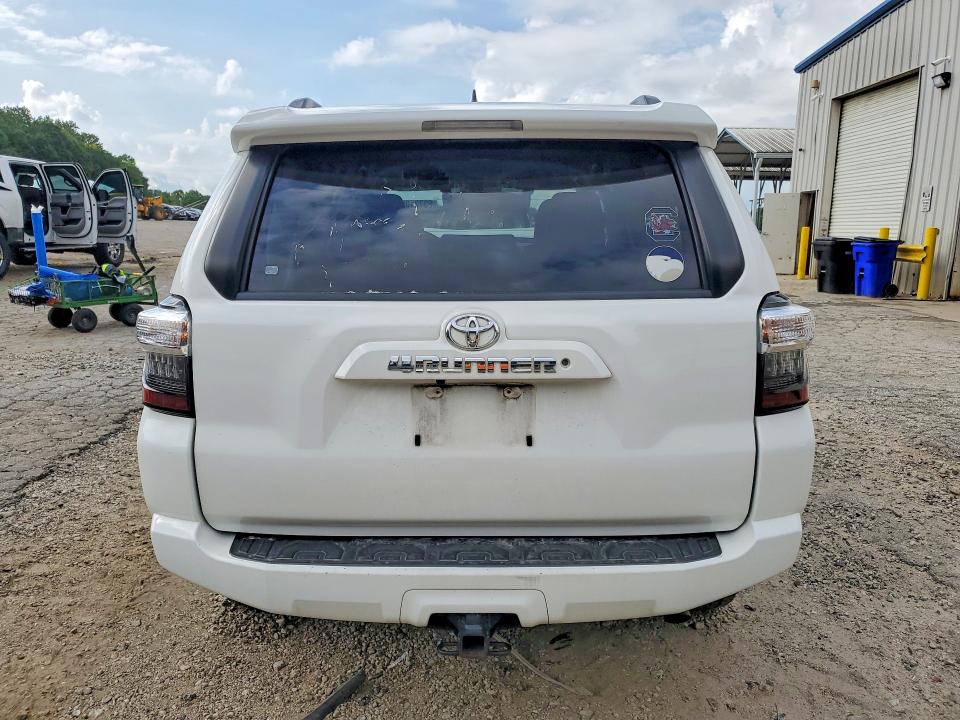 Photo 6 from auction – 2019 TOYOTA 4RUNNER with VIN JTEZU5JR7K5208786