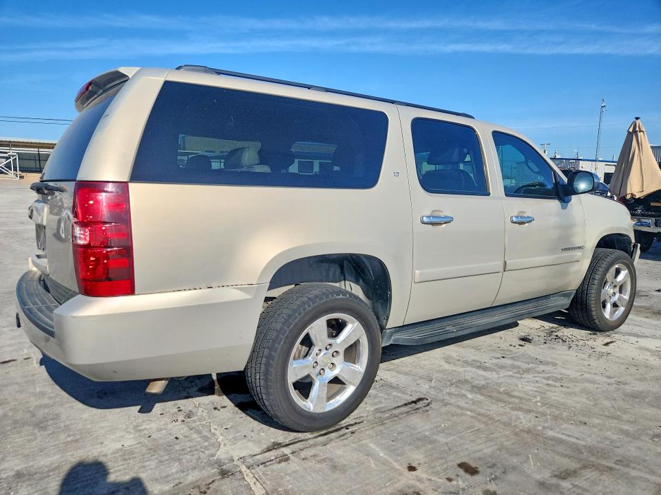 Photo 3 from auction – 2008 CHEVROLET SUBURBAN with VIN 1GNFC16J08J245790