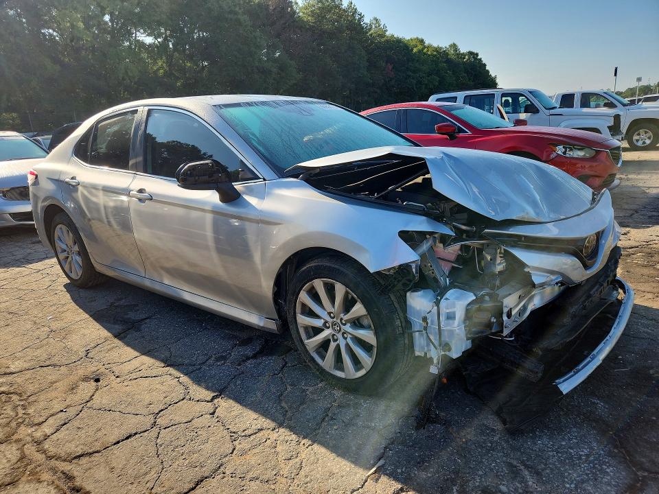 Photo 4 from auction – 2020 TOYOTA CAMRY with VIN 4T1C11AK3LU338193