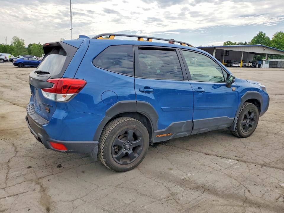 Photo 3 from auction – 2022 SUBARU FORESTER with VIN JF2SKAMC8NH497628
