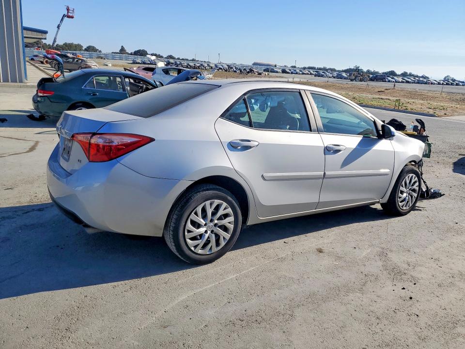 Photo 3 from auction – 2019 TOYOTA COROLLA with VIN 2T1BURHE9KC178838