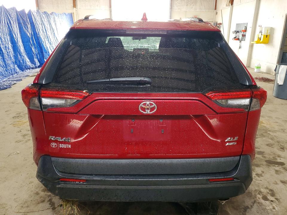 Photo 6 from auction – 2022 TOYOTA RAV4 with VIN 2T3P1RFV8NW294804