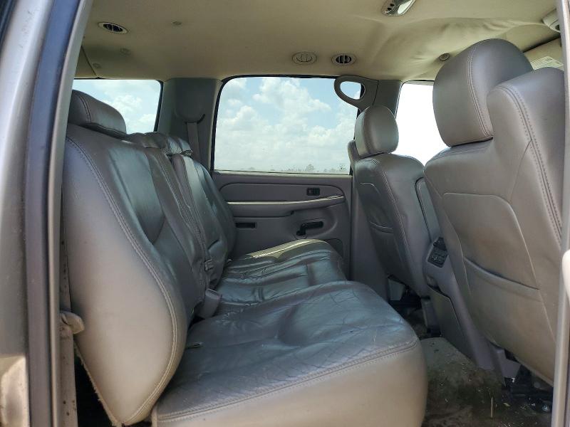 Photo 11 from auction – 2004 CHEVROLET SUBURBAN with VIN 3GNEC16ZX4G150652