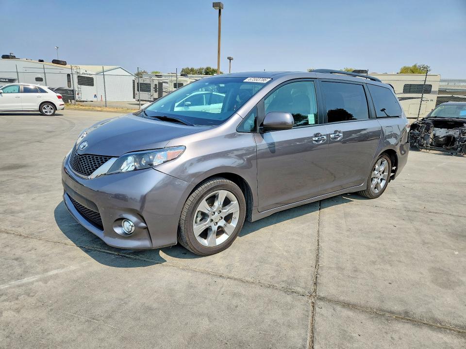 2014 TOYOTA SIENNA - Търг №67553786