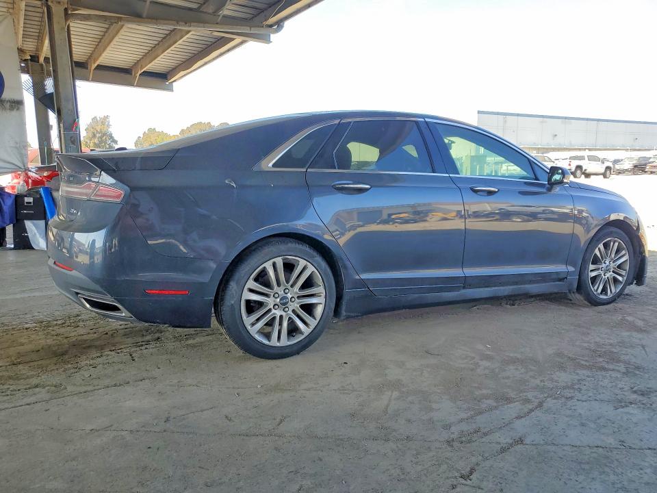 Photo 3 from auction – 2013 LINCOLN MKZ with VIN 3LN6L2LU3DR817993