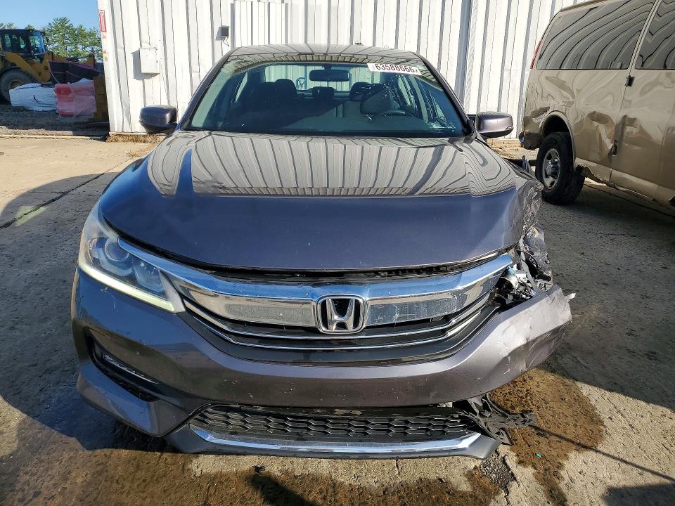 Photo 5 from auction – 2016 HONDA ACCORD with VIN 1HGCR2F72GA210401