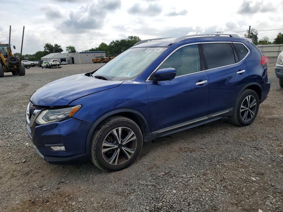 NISSAN ROGUE 2017 with VIN 5N1AT2MVXHC733837 - Photo from auction