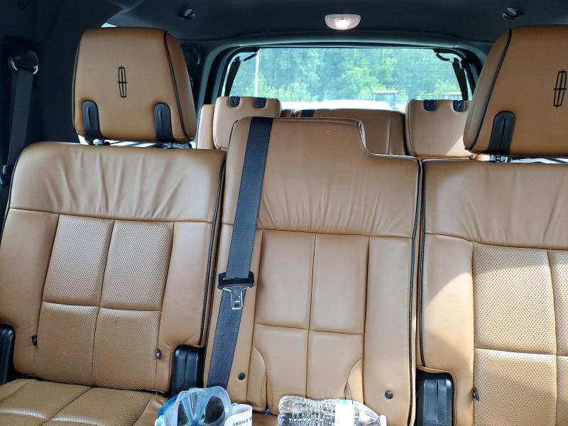 Photo 10 from auction – 2012 LINCOLN NAVIGATOR with VIN 5LMJJ2H56CEL06911