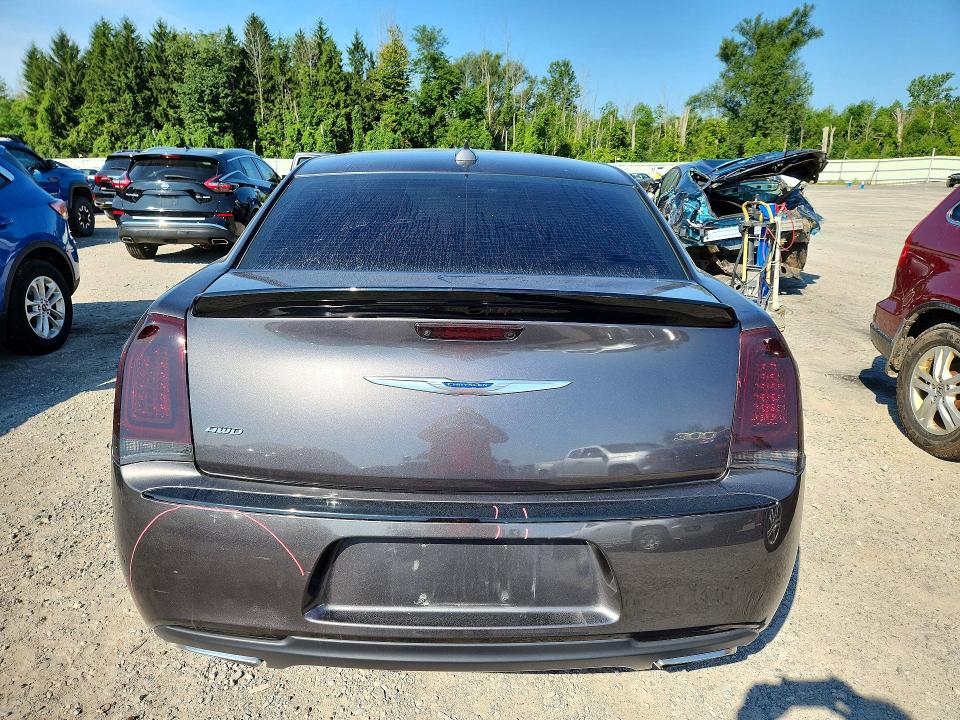 Foto 6 de la subasta – 2018 CHRYSLER 300 con VIN 2C3CCARG0JH292292