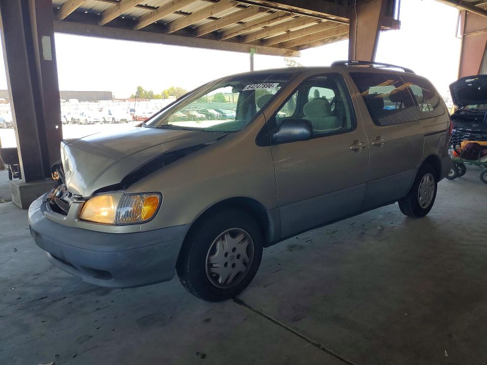 TOYOTA SIENNA 2003 with VIN 4T3ZF13CX3U525701 - Photo from auction