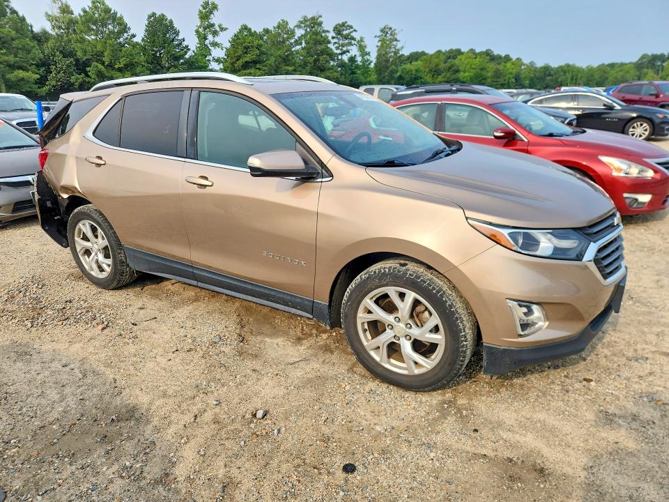 Photo 4 from auction – 2018 CHEVROLET EQUINOX with VIN 2GNAXTEX7J6282466