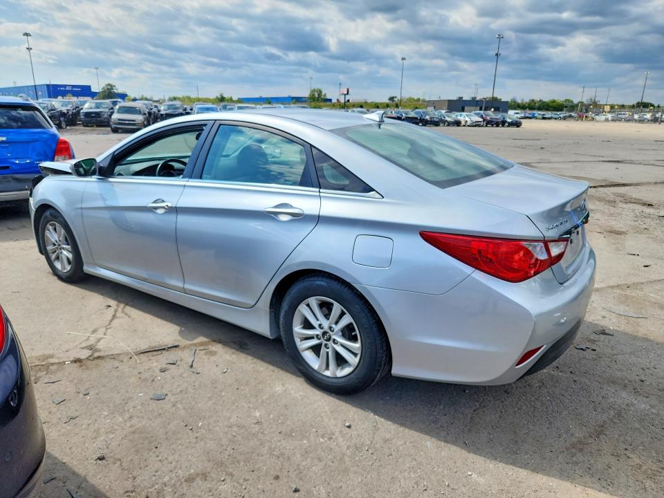 Снимка 2 от търг – 2014 HYUNDAI SONATA с VIN 5NPEB4AC3EH906508