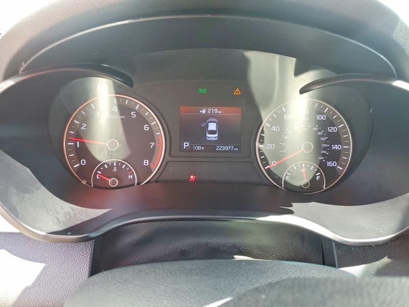 Photo 9 from auction – 2019 KIA OPTIMA with VIN 5XXGT4L38KG377583