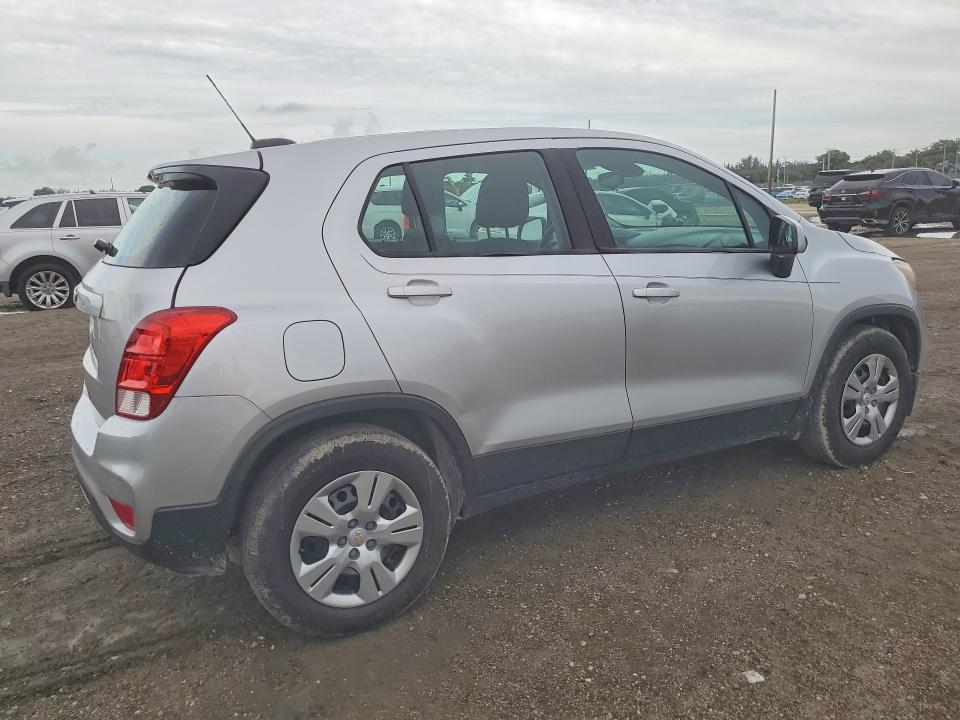 Photo 3 from auction – 2017 CHEVROLET TRAX with VIN KL7CJKSBXHB185174