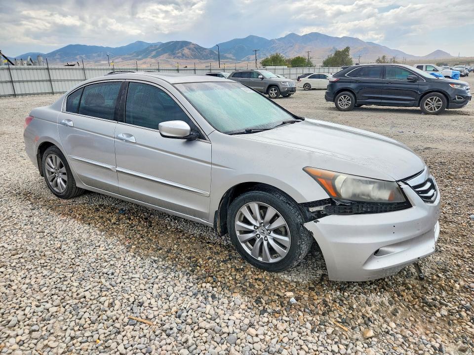 Photo 4 from auction – 2012 HONDA ACCORD with VIN 1HGCP3F87CA017319