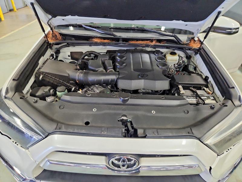 Photo 12 from auction – 2016 TOYOTA 4RUNNER with VIN JTEBU5JR6G5373687