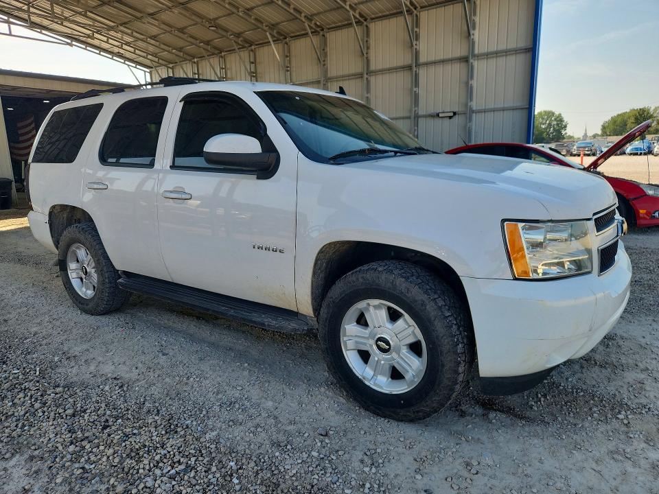 Photo 4 from auction – 2013 CHEVROLET TAHOE with VIN 1GNSKAE0XDR243731