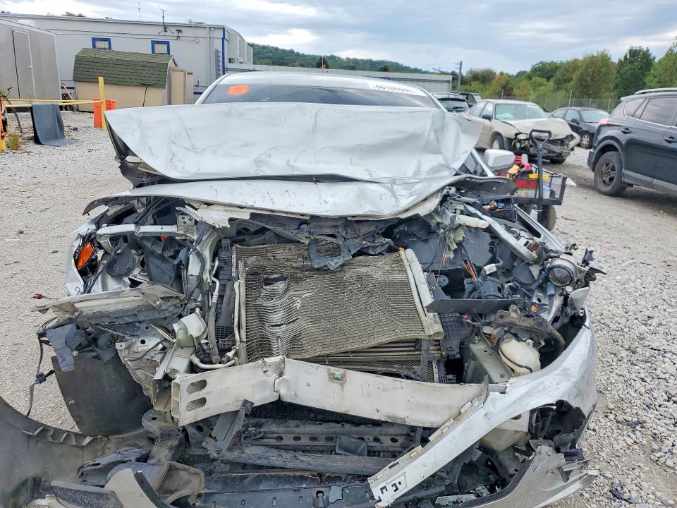 Photo 5 from auction – 2018 CHEVROLET MALIBU with VIN 1G1ZD5ST0JF105452