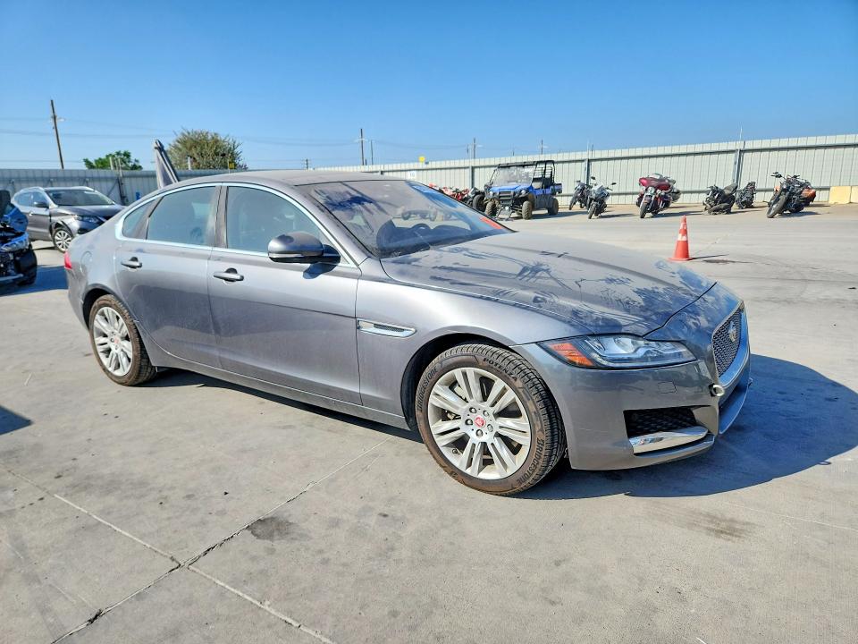 Photo 4 from auction – 2016 JAGUAR XF with VIN SAJBD4BV2GCY16215