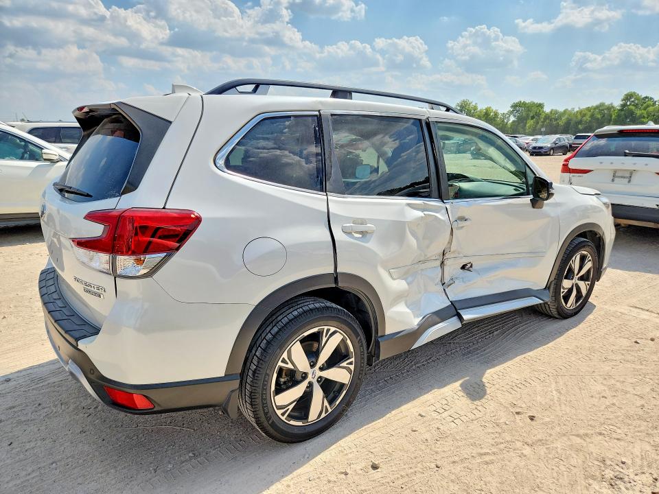 Photo 3 from auction – 2021 SUBARU FORESTER with VIN JF2SKAXC7MH546697