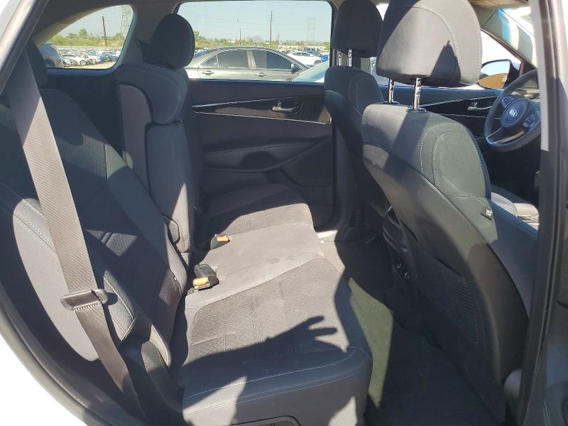 Photo 10 from auction – 2017 KIA SORENTO with VIN 5XYPG4A5XHG250282