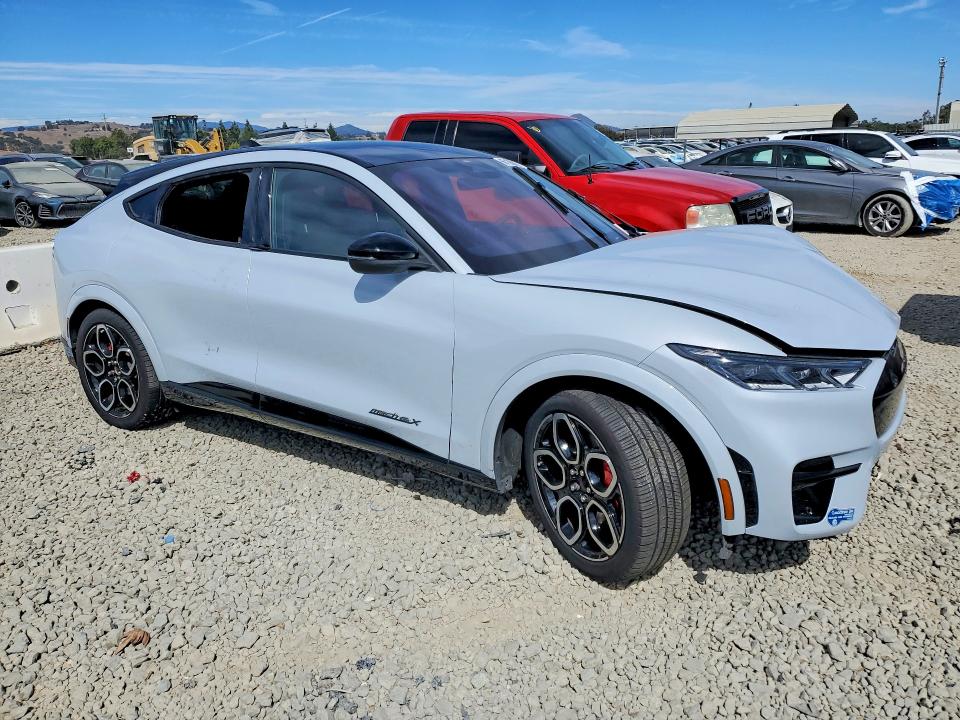Photo 4 from auction – 2021 FORD MUSTANG MACH-E with VIN 3FMTK4SE7MME03205