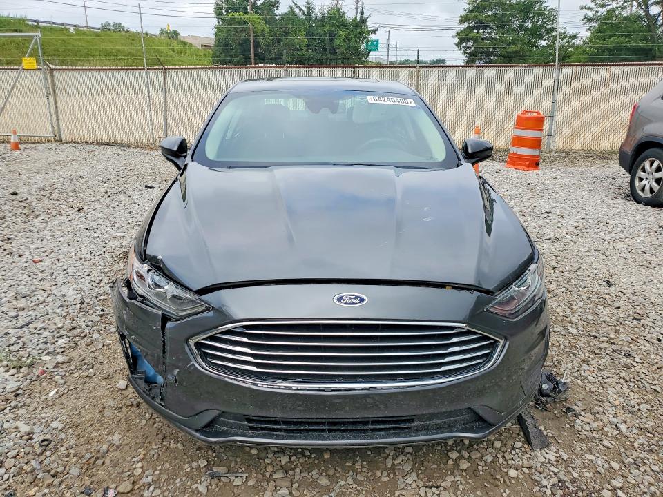 Photo 5 from auction – 2019 FORD FUSION with VIN 3FA6P0LU8KR286161
