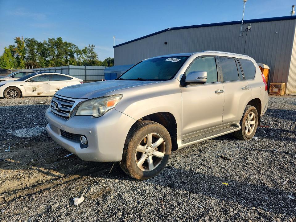LEXUS GX 2010 with VIN JTJBM7FX0A5015531 - Photo from auction