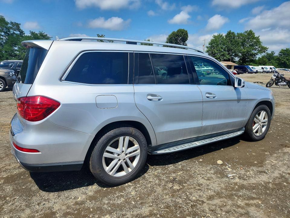 Photo 3 from auction – 2013 MERCEDES-BENZ GL with VIN 4JGDF7CE7DA158167