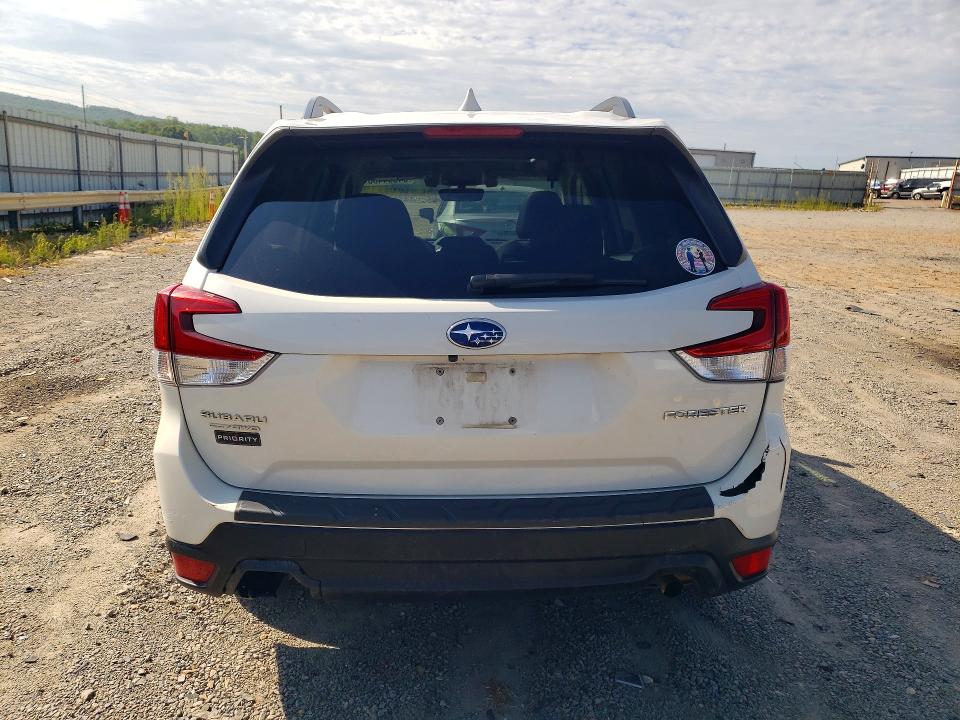 Photo 6 from auction – 2019 SUBARU FORESTER with VIN JF2SKAEC0KH420777