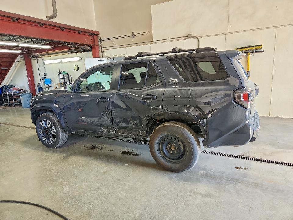 صورة رقم 2 من المزاد - 2026 TOYOTA 4RUNNER مع VIN JTEVA5BR3T5107770