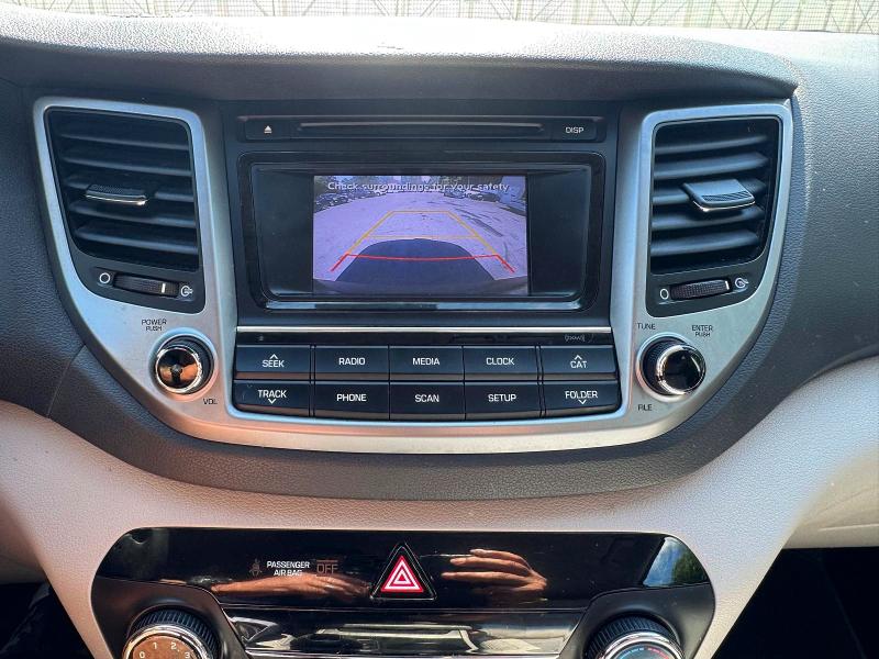 Photo 9 from auction – 2017 HYUNDAI TUCSON with VIN KM8J3CA2XHU281995