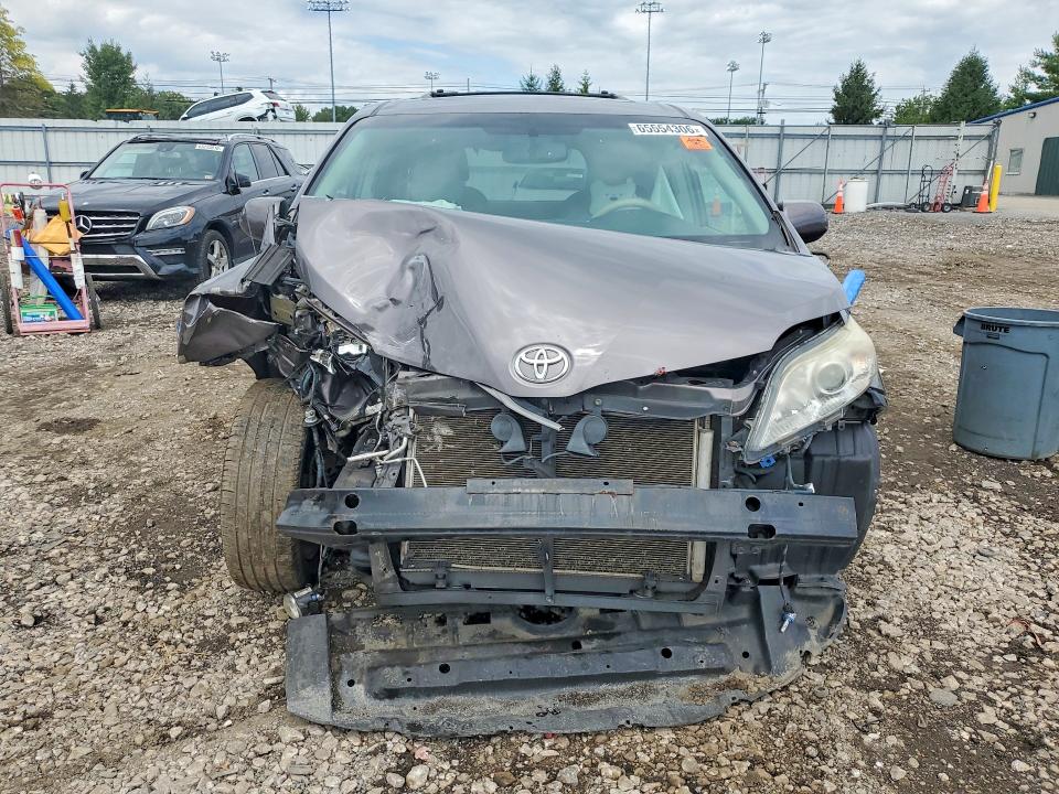 Photo 5 from auction – 2014 TOYOTA SIENNA with VIN 5TDDK3DCXES079490