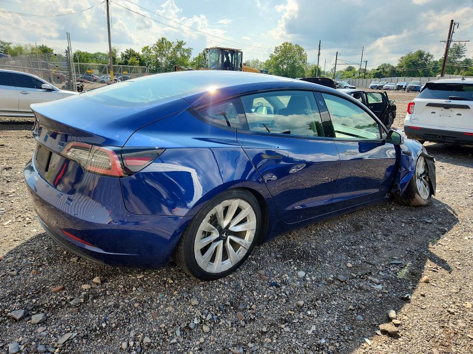 Foto 3 de la subasta – 2022 TESLA MODEL 3 con VIN 5YJ3E1EA5NF370844
