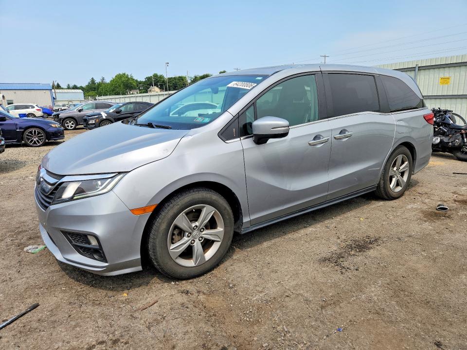 HONDA ODYSSEY 2018 with VIN 5FNRL6H77JB023653 - Photo from auction