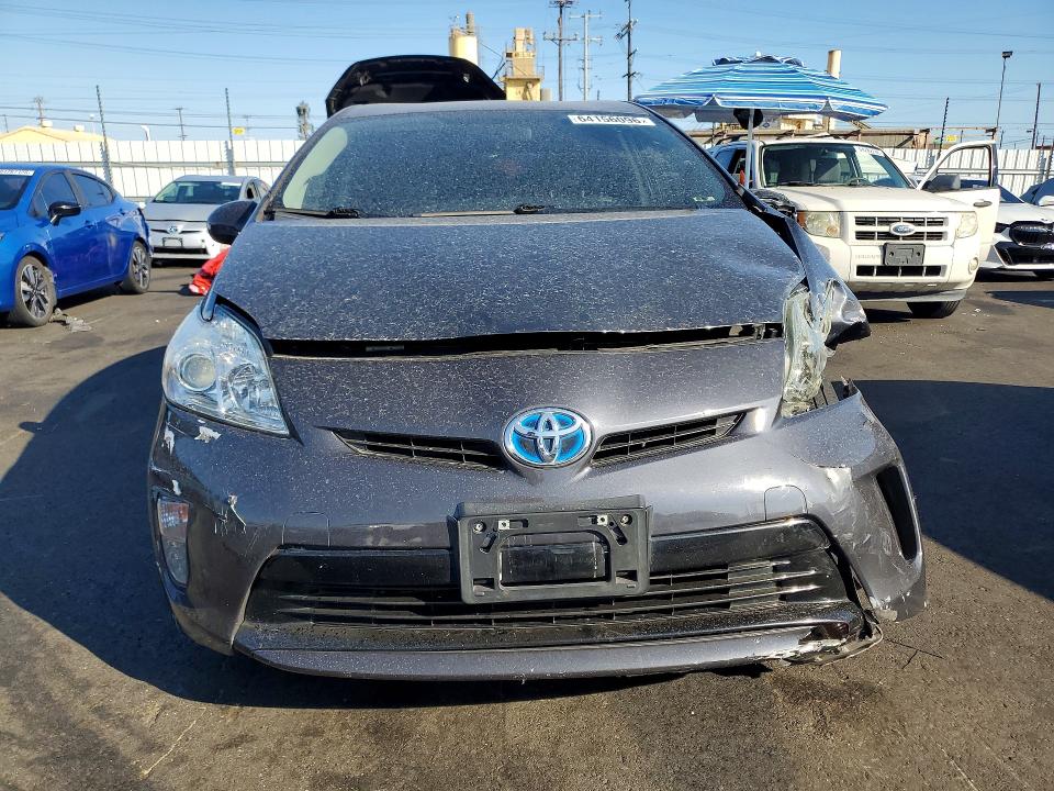 Photo 5 from auction – 2014 TOYOTA PRIUS with VIN JTDKN3DU2E0380099